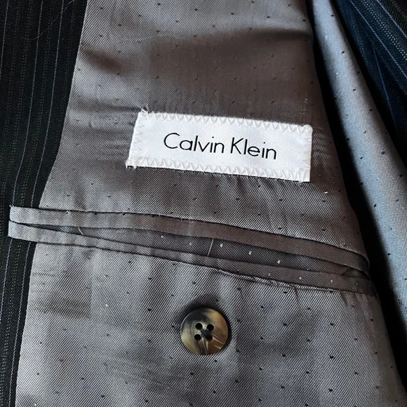 Calvin Klein Full Wool Suit (blazer and pants) - Picture 7 of 16